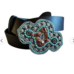 GUESS Genuine Leather Belt Black & Silver Southwestern Buckle Medium